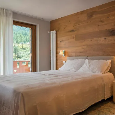 3 Apart-hotel